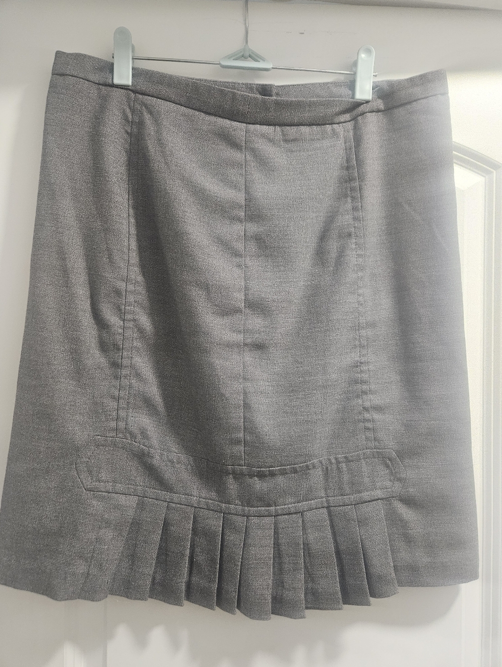 Max Studio Grey Pencil Skirt Zip Back With Pleats Front And Back Size 12